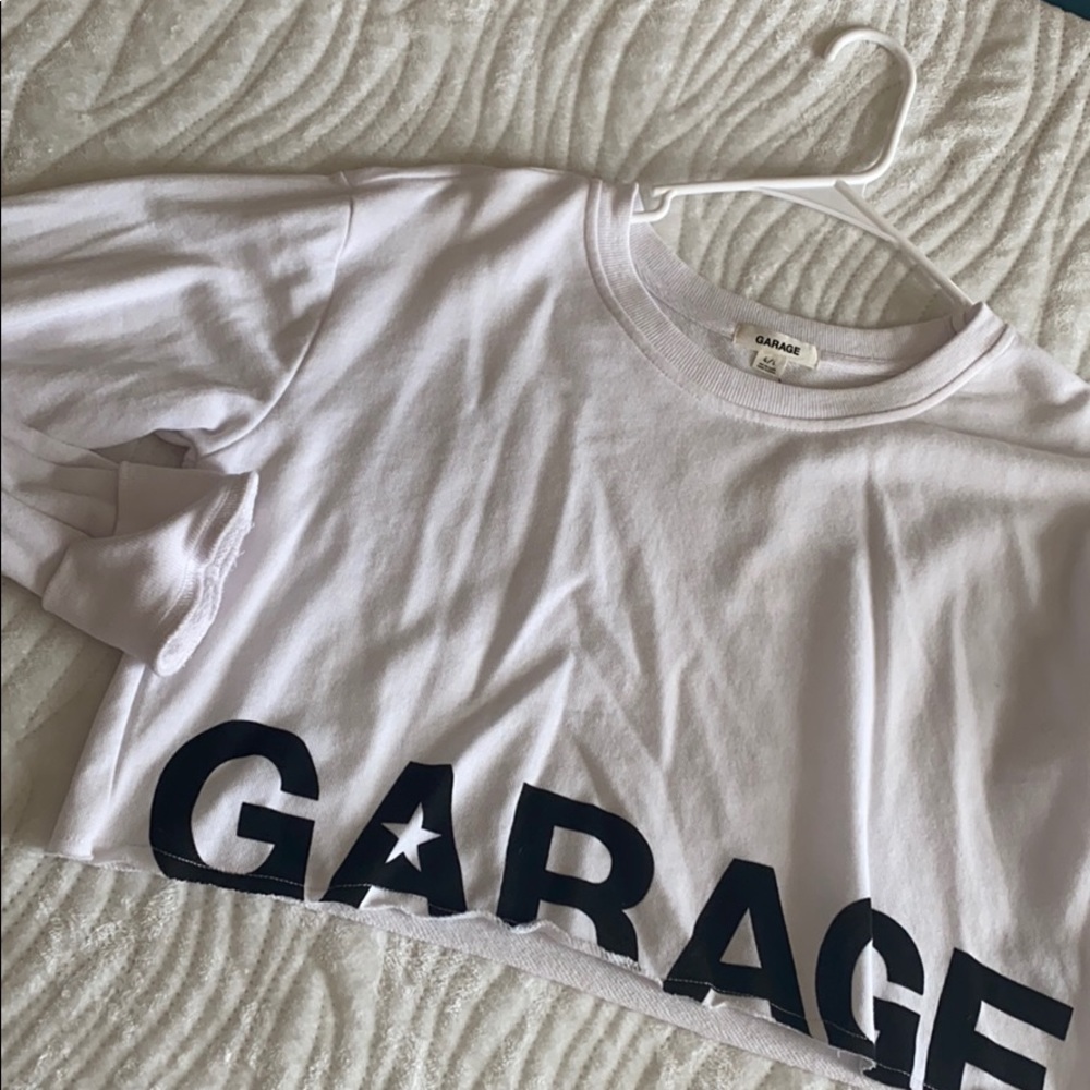 Long sleep cropped top